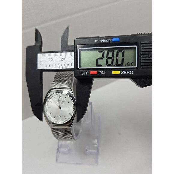 Skagen Asta SKW2049 Womens Watch Quartz Silver Crystals Mesh Band New Battery - Picture 5 of 10